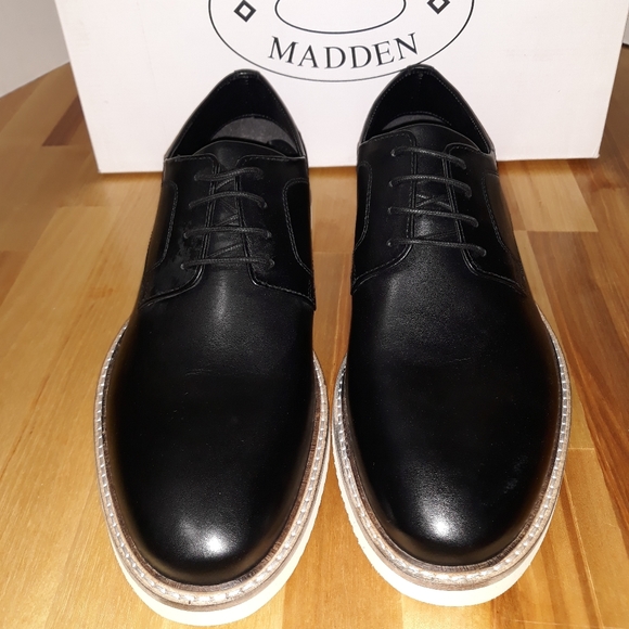 Steve Madden Other - Steve Madden Griffin Derby SZ 8.5